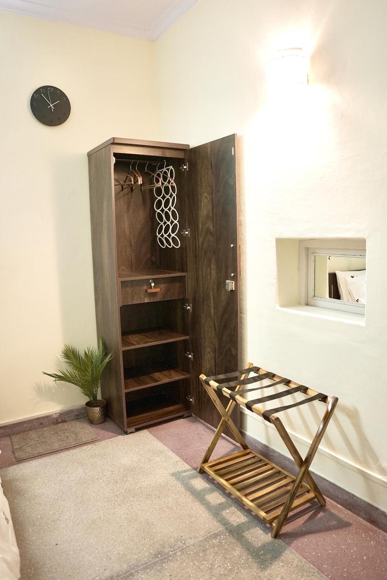 Backpackers Den